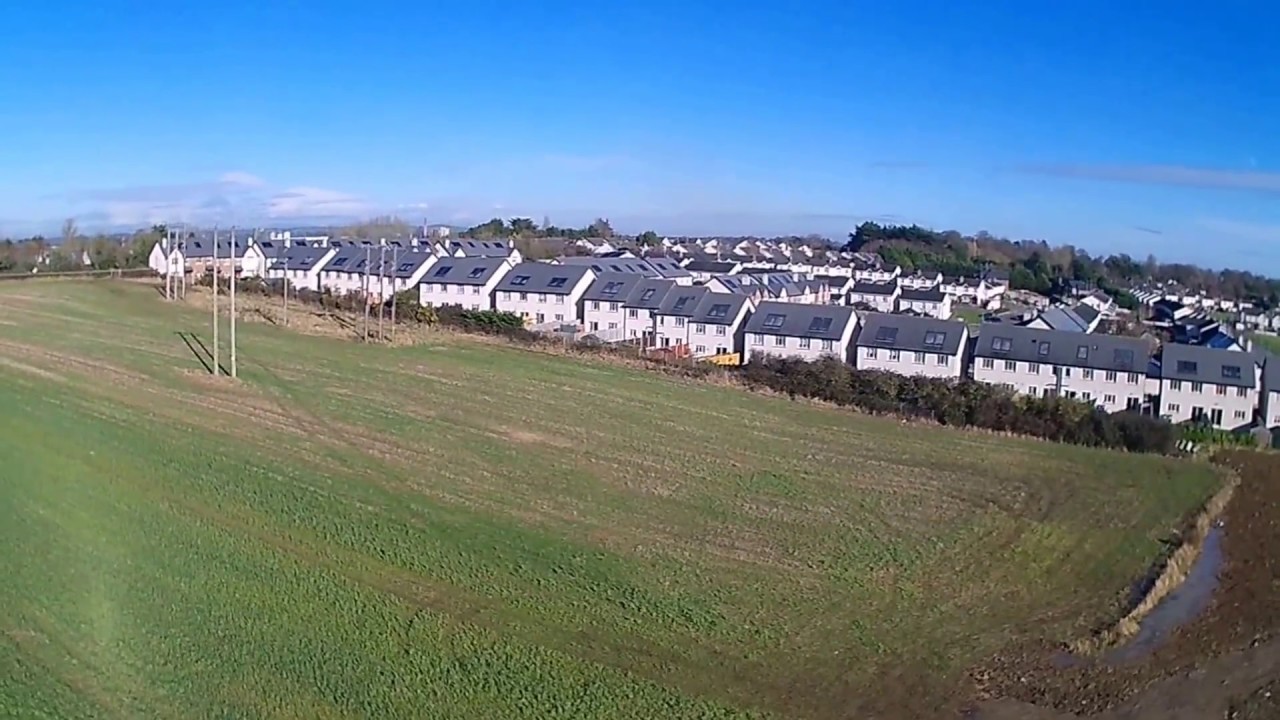 Hubsan H501S Quadcopter – Fun from the back garden – 260m Altitude – Views of Drogheda, Ireland