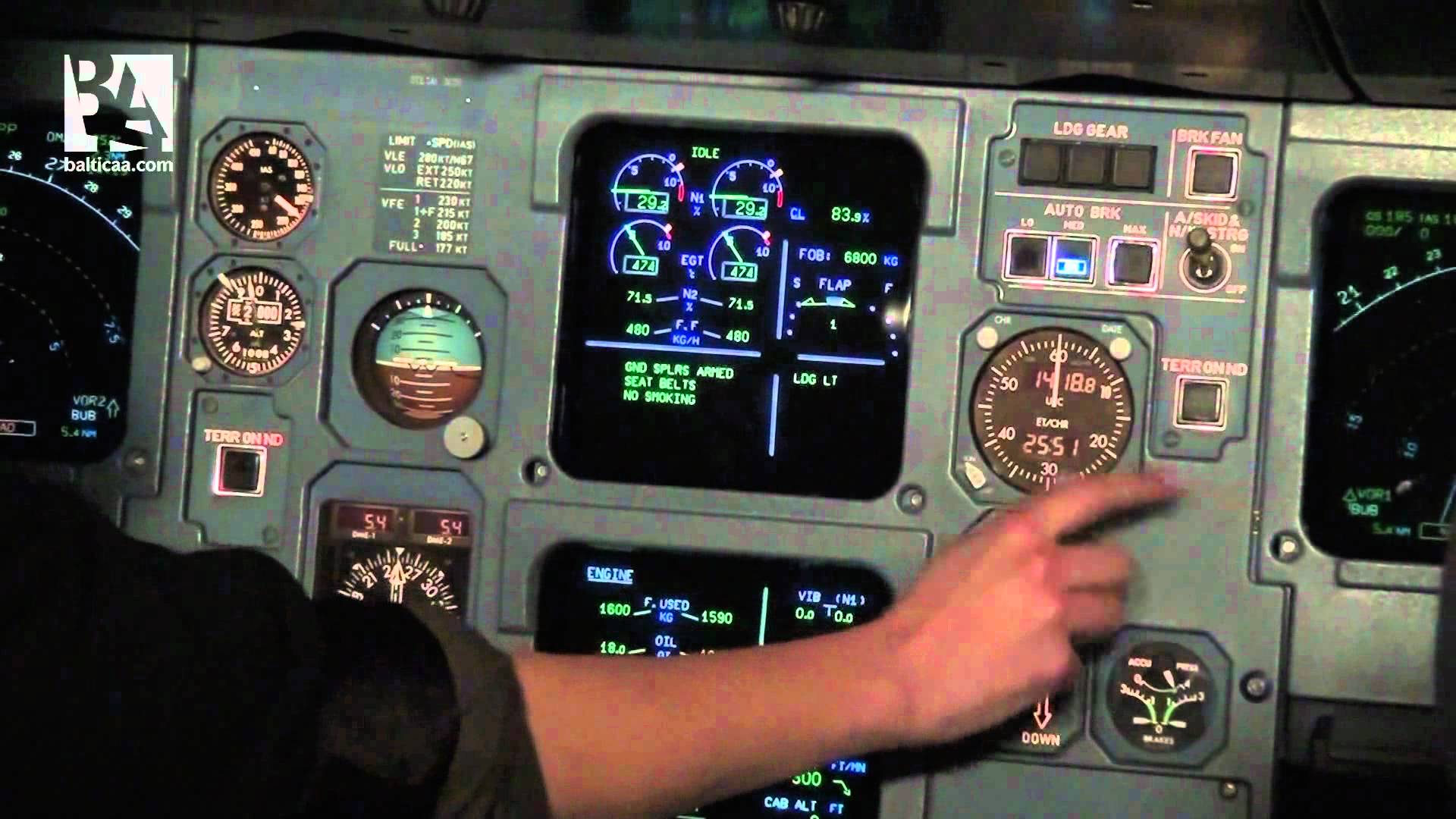 Amateur Trying to Land Airbus A320 from 2500 Altitude