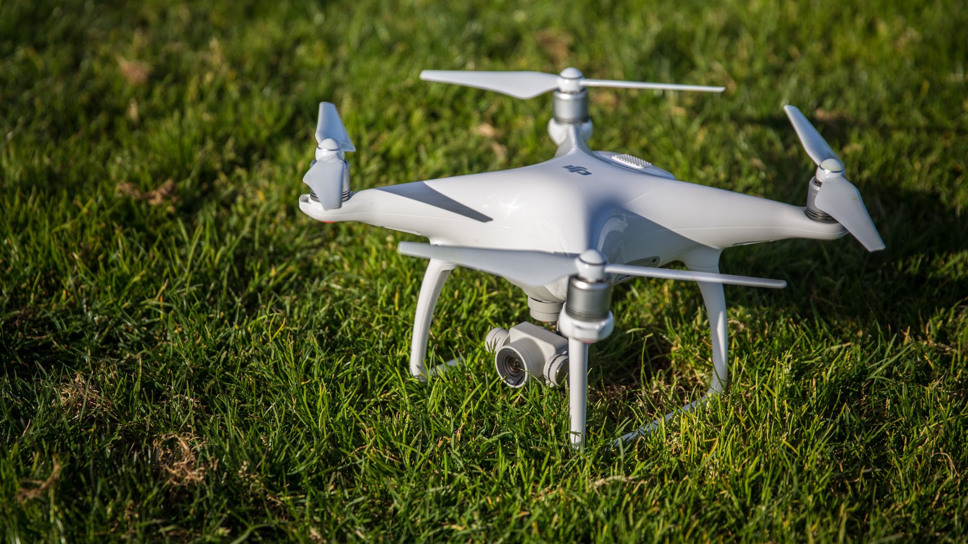 Hands-On with DJI’s Phantom 4 Quadcopter Drone!